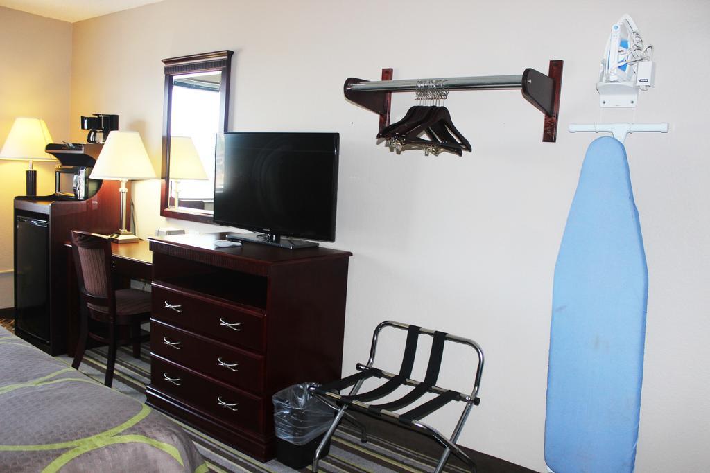 Super 8 By Wyndham Tuscaloosa Ξενοδοχείο Εξωτερικό φωτογραφία